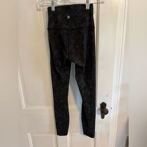Lululemon Wunder Train leggings.